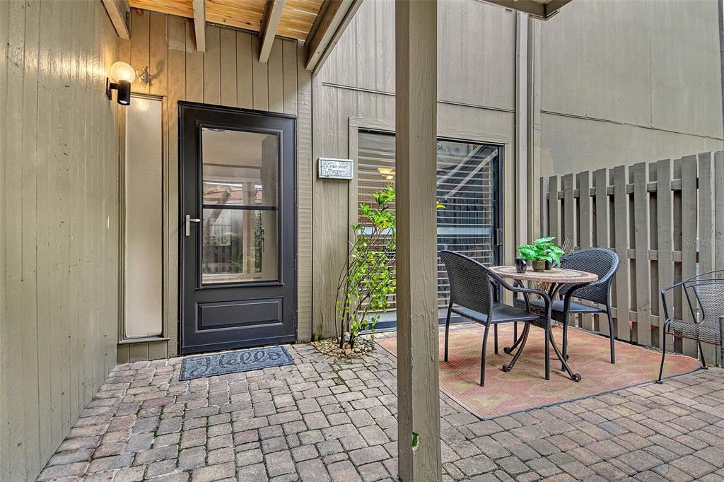 Active With Contract: $239,000 (2 beds, 2 baths, 1316 Square Feet)