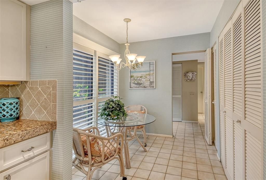 Active With Contract: $239,000 (2 beds, 2 baths, 1316 Square Feet)