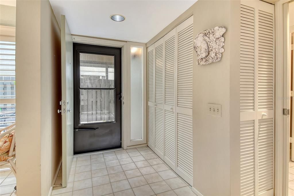 Active With Contract: $239,000 (2 beds, 2 baths, 1316 Square Feet)