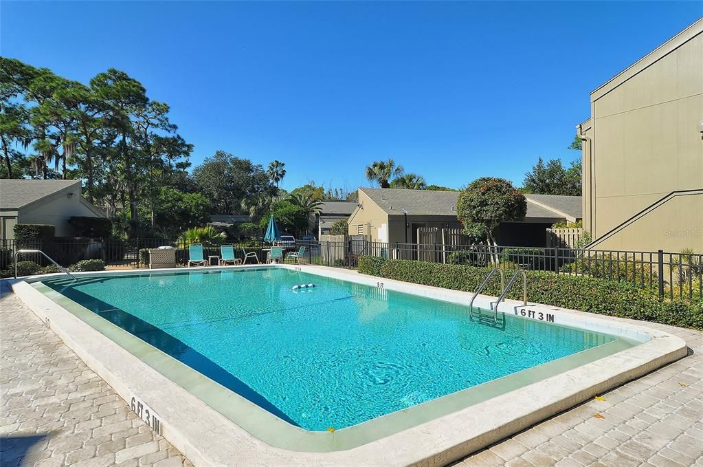 Active With Contract: $239,000 (2 beds, 2 baths, 1316 Square Feet)