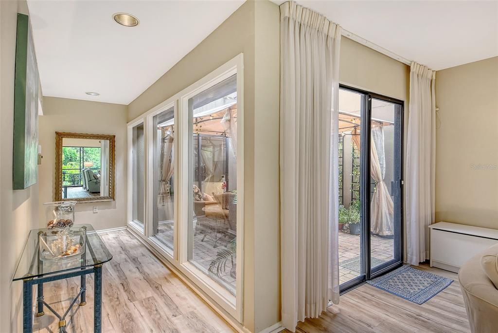 Active With Contract: $239,000 (2 beds, 2 baths, 1316 Square Feet)