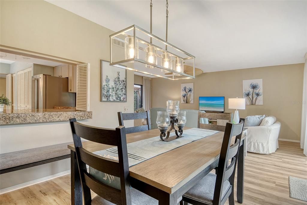 Active With Contract: $239,000 (2 beds, 2 baths, 1316 Square Feet)