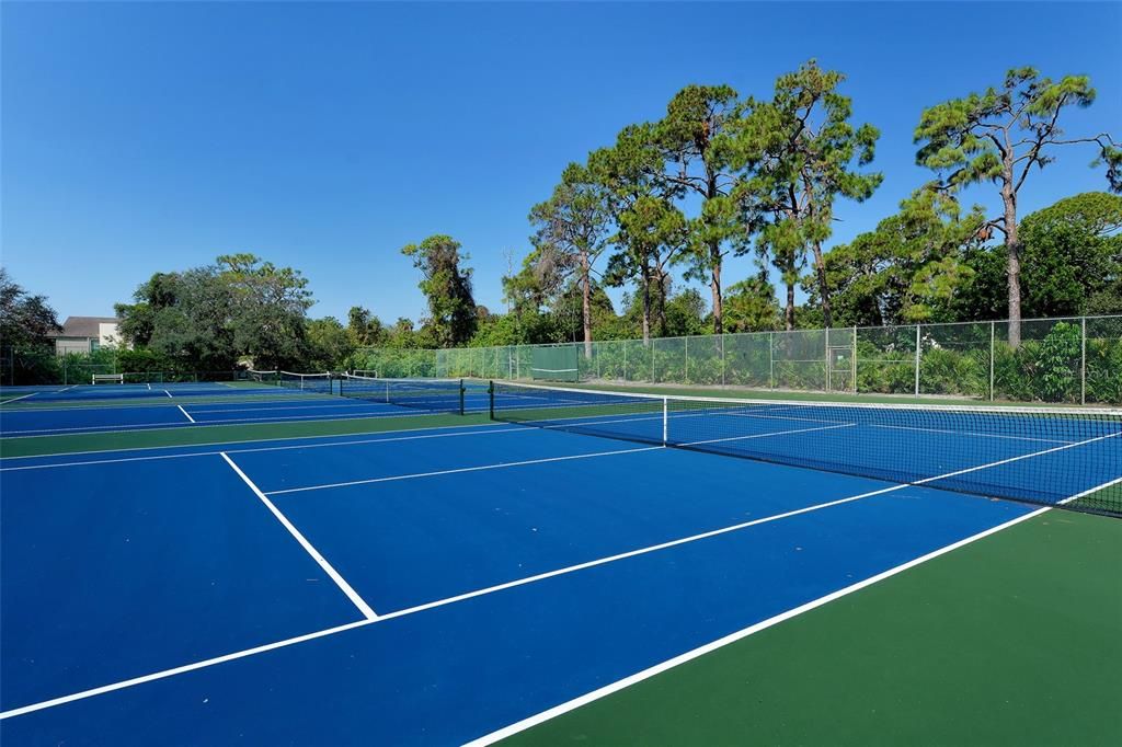 Active With Contract: $239,000 (2 beds, 2 baths, 1316 Square Feet)