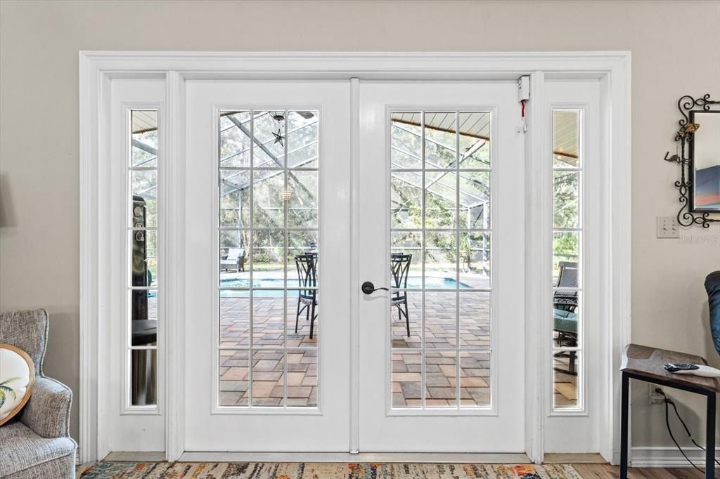 合同活跃: $389,000 (3 贝兹, 2 浴室, 1500 平方英尺)