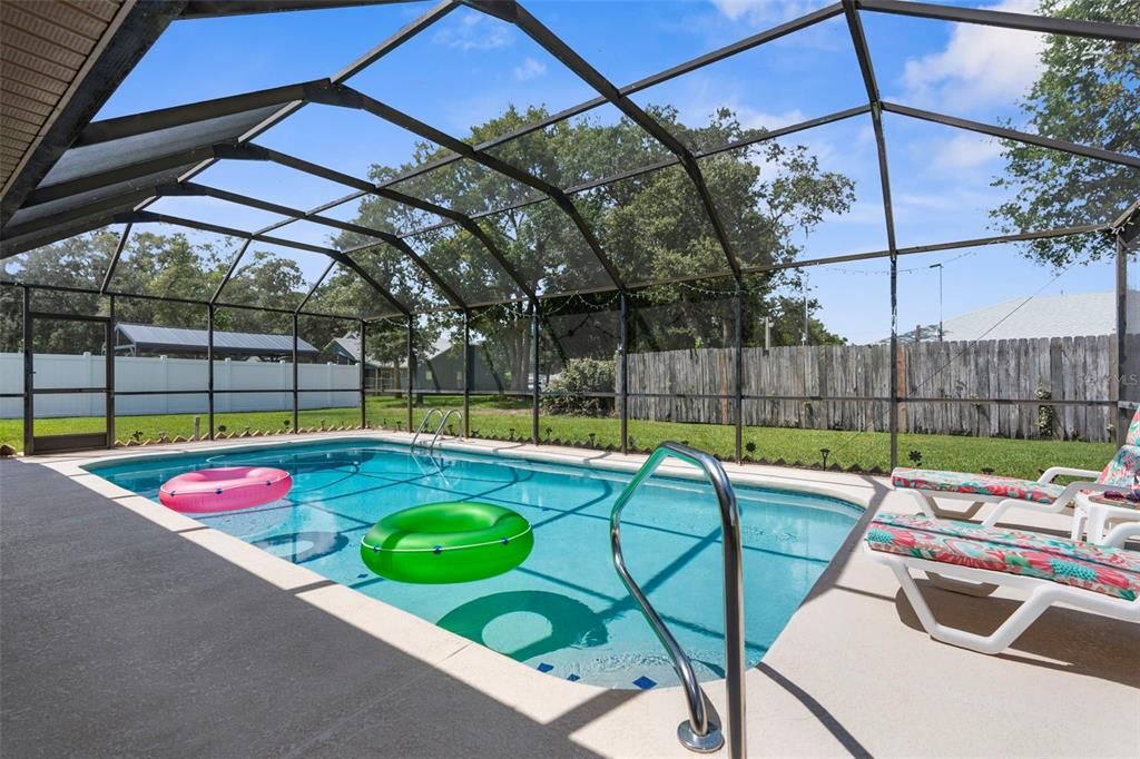 Active With Contract: $357,000 (3 beds, 2 baths, 1948 Square Feet)