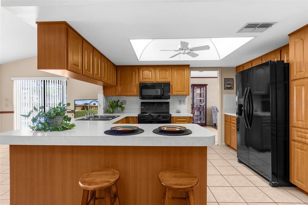 Active With Contract: $357,000 (3 beds, 2 baths, 1948 Square Feet)