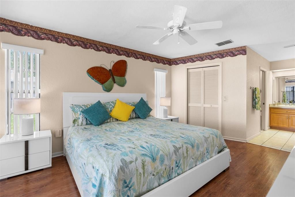 Active With Contract: $357,000 (3 beds, 2 baths, 1948 Square Feet)