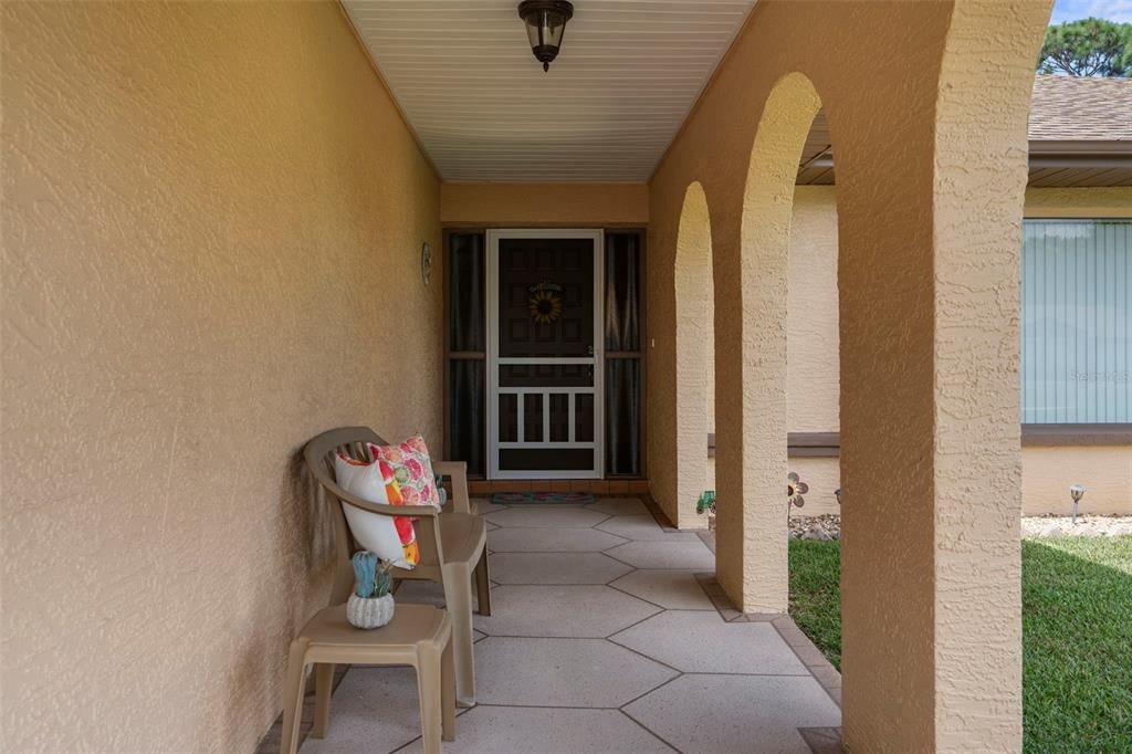 Active With Contract: $357,000 (3 beds, 2 baths, 1948 Square Feet)