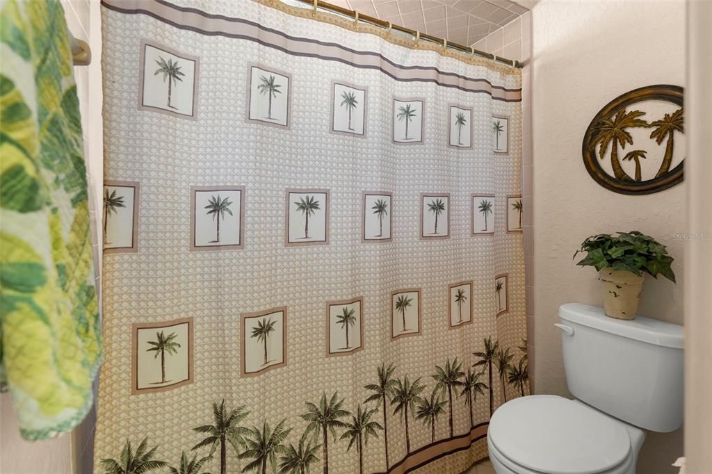 Active With Contract: $357,000 (3 beds, 2 baths, 1948 Square Feet)