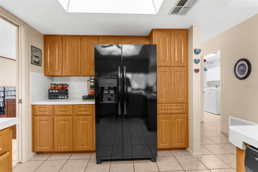 Active With Contract: $357,000 (3 beds, 2 baths, 1948 Square Feet)