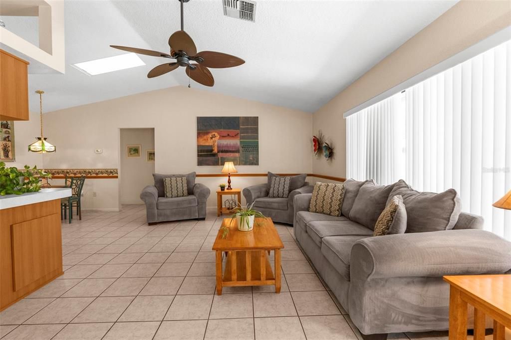 Active With Contract: $357,000 (3 beds, 2 baths, 1948 Square Feet)