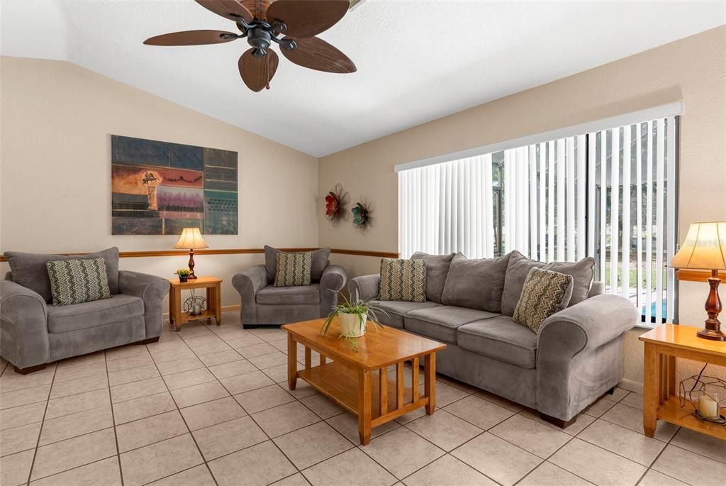 Active With Contract: $357,000 (3 beds, 2 baths, 1948 Square Feet)