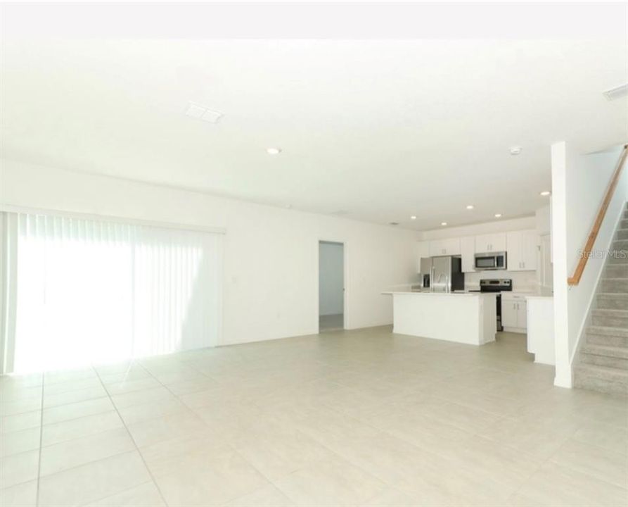 For Sale: $420,000 (5 beds, 3 baths, 2516 Square Feet)