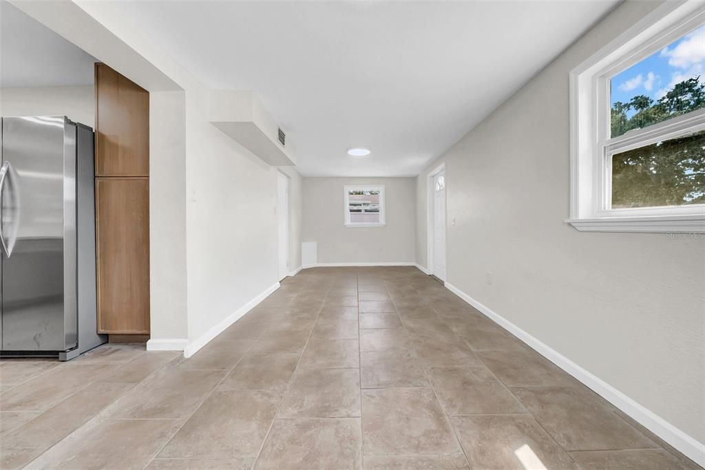 出租: $1,950 (1 贝兹, 1 浴室, 996 平方英尺)