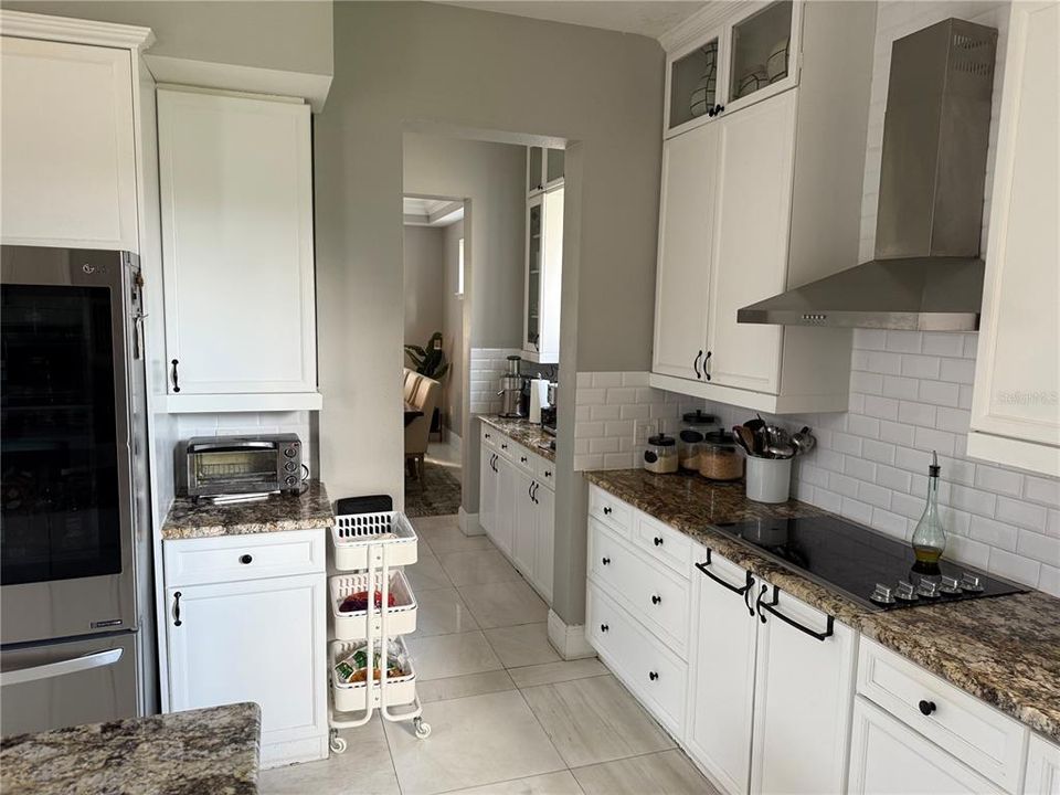 For Sale: $739,000 (5 beds, 3 baths, 2972 Square Feet)