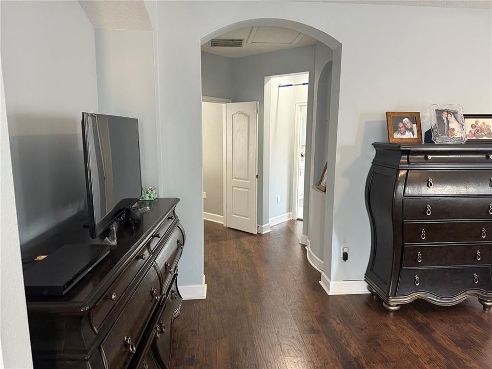 For Sale: $739,000 (5 beds, 3 baths, 2972 Square Feet)