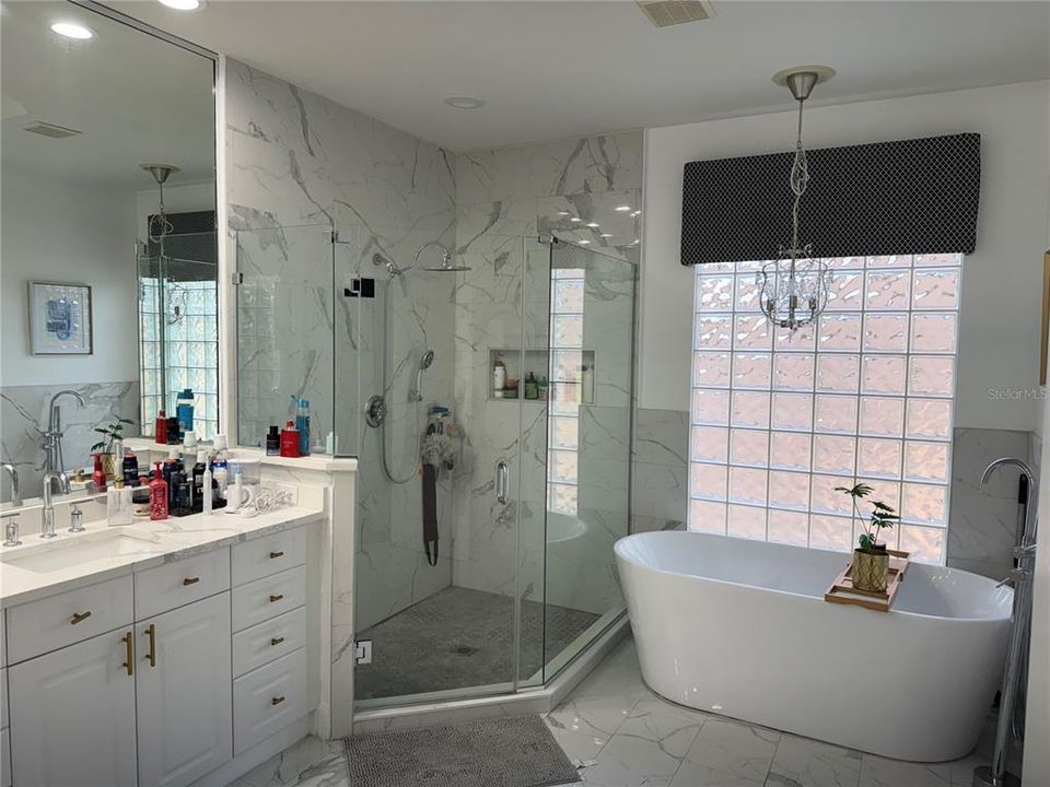 For Sale: $739,000 (5 beds, 3 baths, 2972 Square Feet)