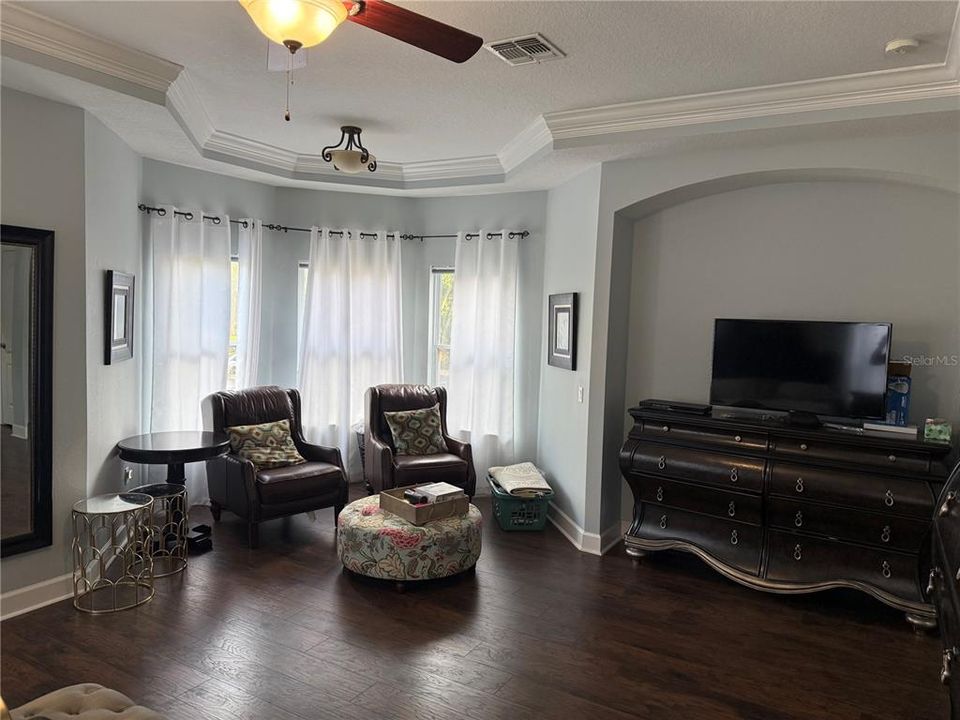 For Sale: $739,000 (5 beds, 3 baths, 2972 Square Feet)