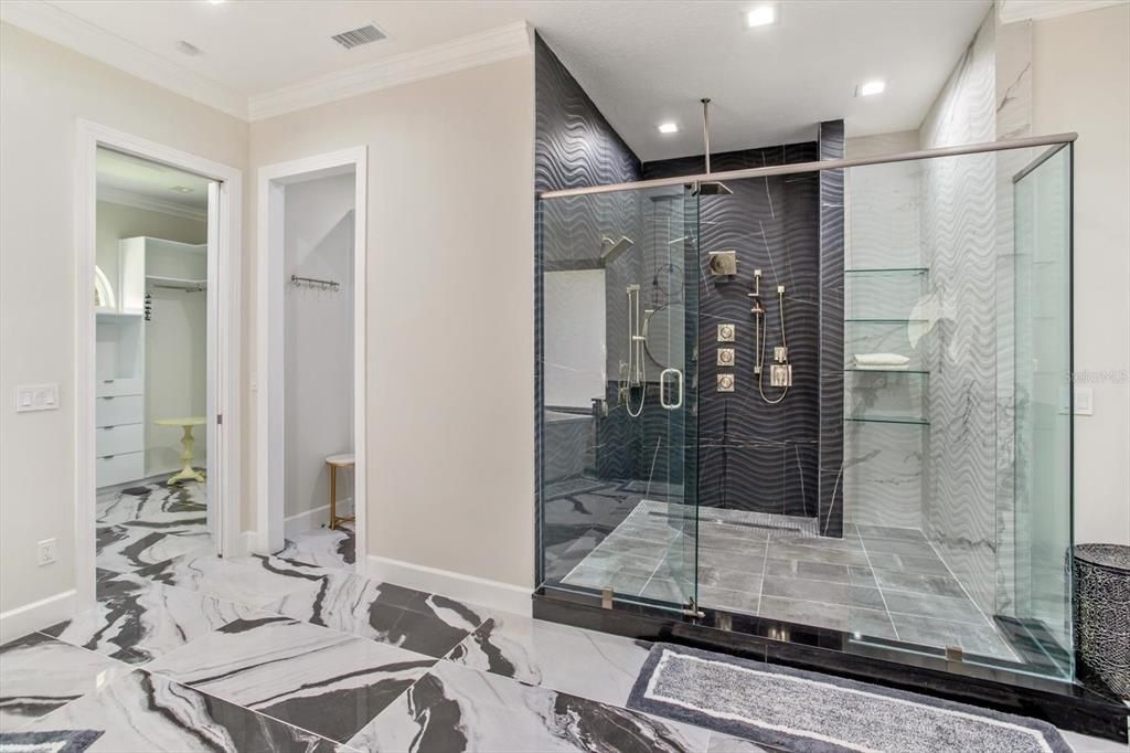 Activo con contrato: $2,150,000 (5 camas, 5 baños, 4789 Pies cuadrados)