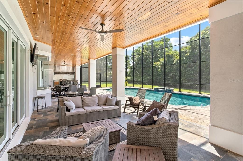 Activo con contrato: $2,150,000 (5 camas, 5 baños, 4789 Pies cuadrados)