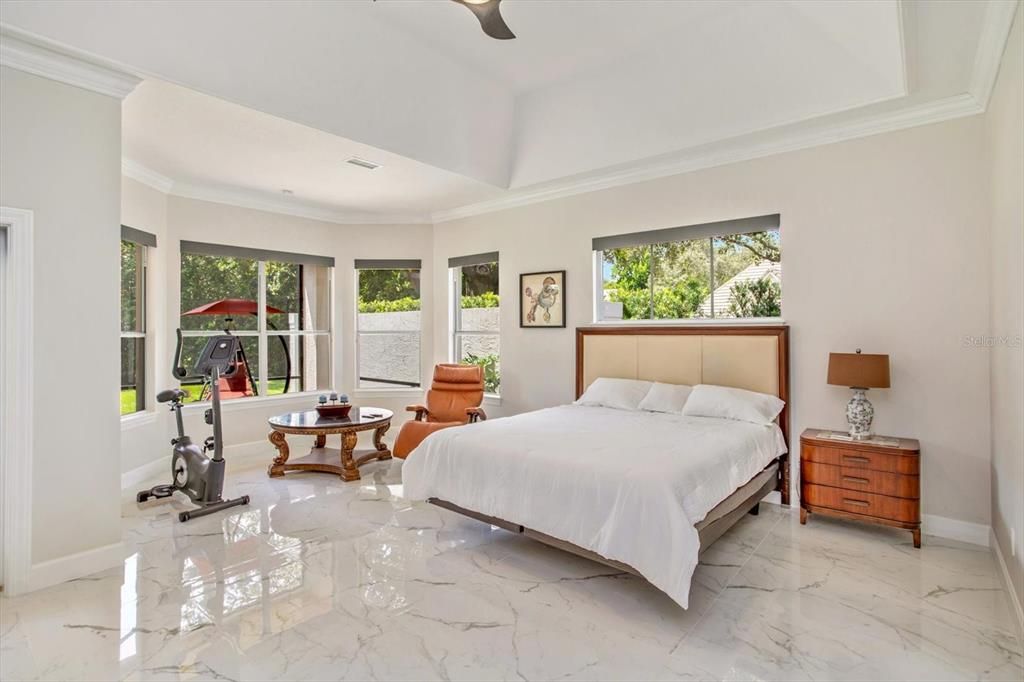 Activo con contrato: $2,150,000 (5 camas, 5 baños, 4789 Pies cuadrados)