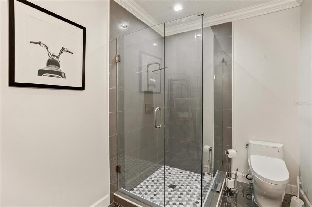 Activo con contrato: $2,150,000 (5 camas, 5 baños, 4789 Pies cuadrados)