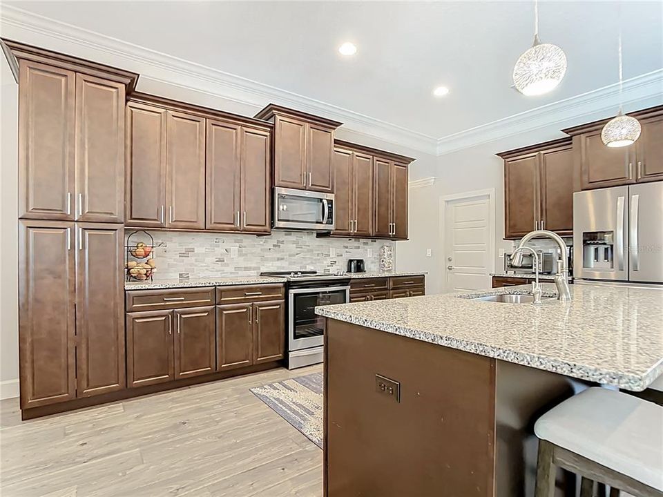 For Sale: $669,900 (3 beds, 2 baths, 1922 Square Feet)