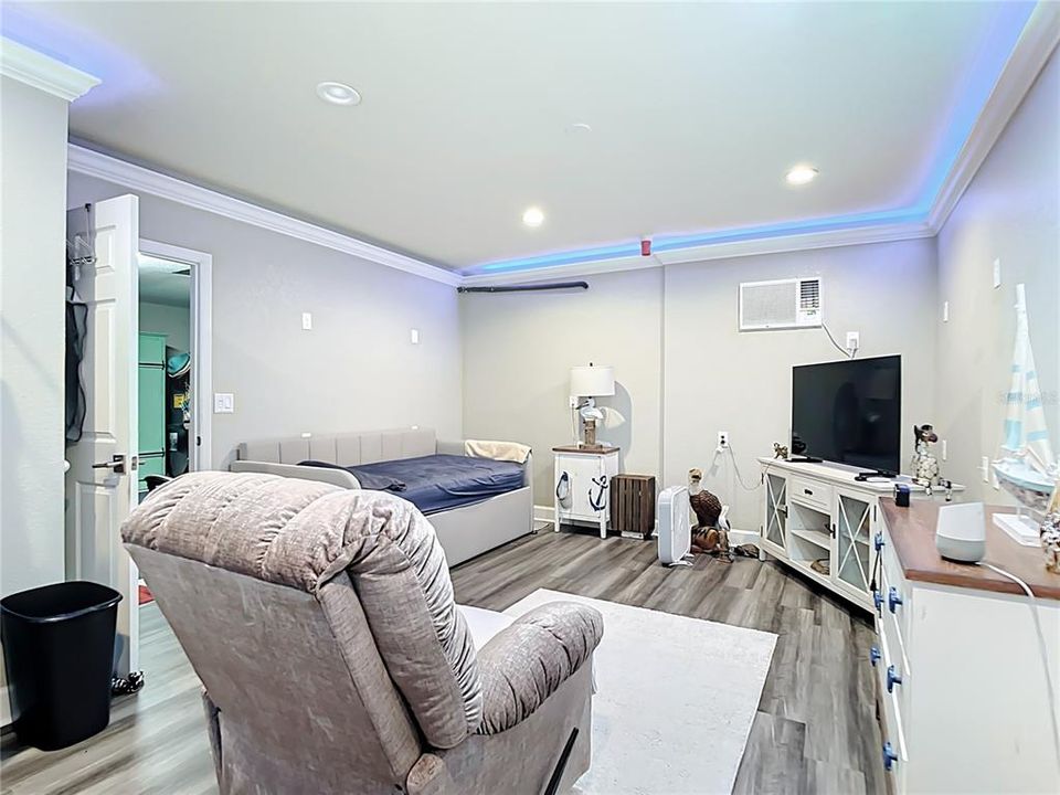 For Sale: $669,900 (3 beds, 2 baths, 1922 Square Feet)