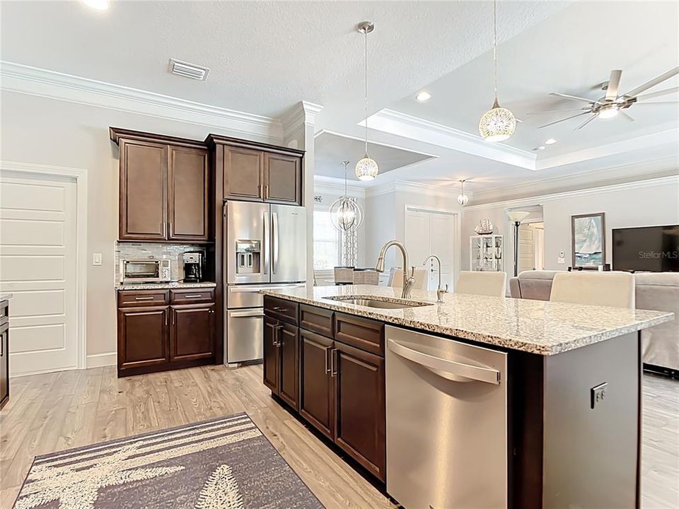 For Sale: $669,900 (3 beds, 2 baths, 1922 Square Feet)