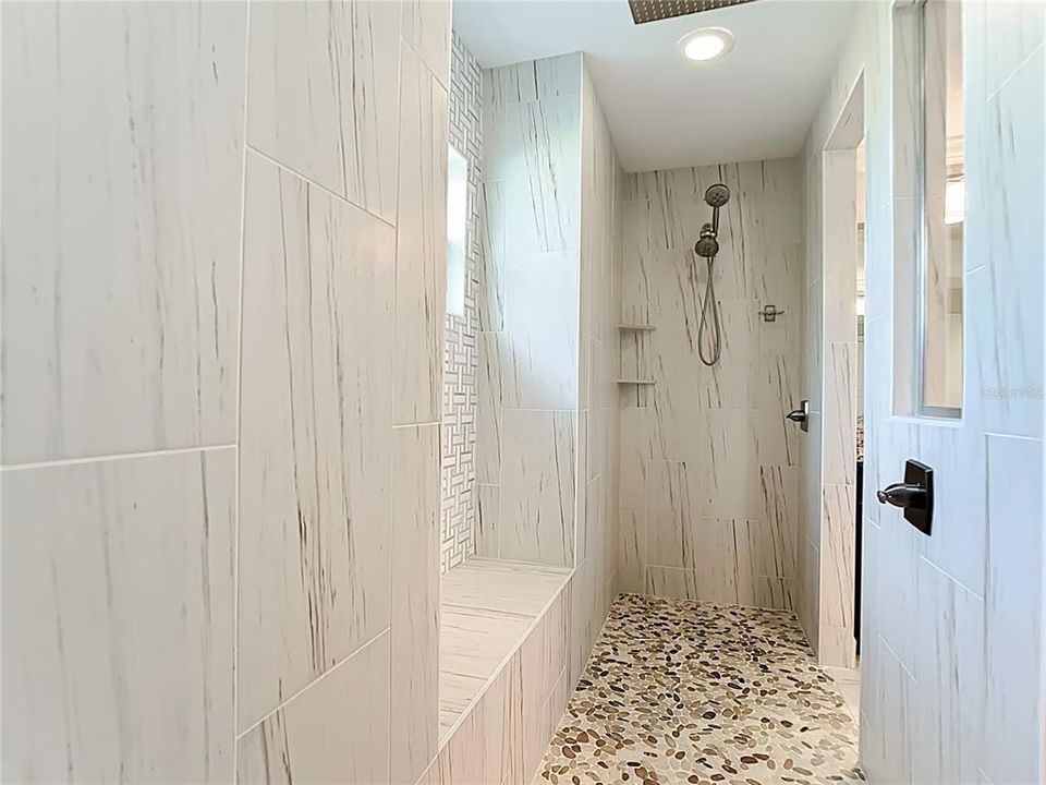 For Sale: $669,900 (3 beds, 2 baths, 1922 Square Feet)