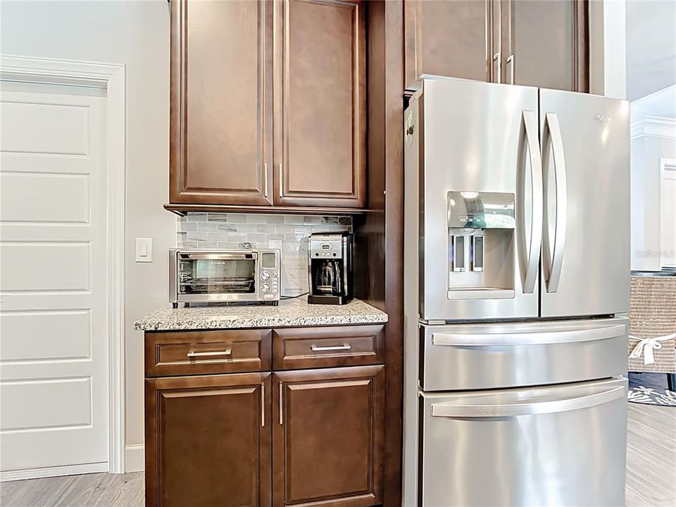 For Sale: $669,900 (3 beds, 2 baths, 1922 Square Feet)