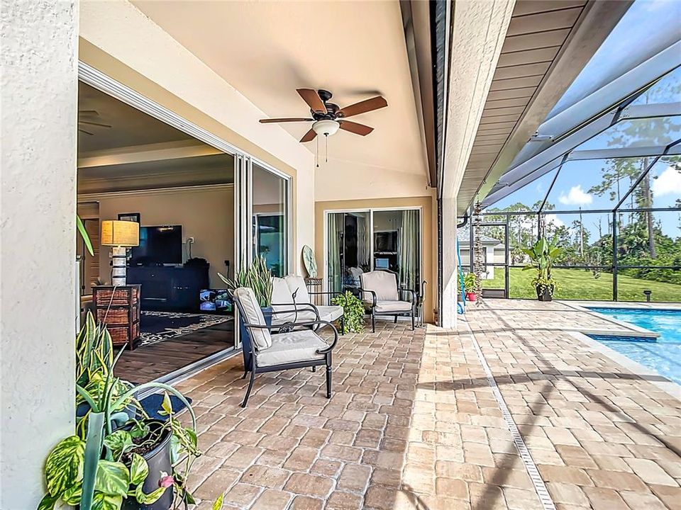 For Sale: $669,900 (3 beds, 2 baths, 1922 Square Feet)