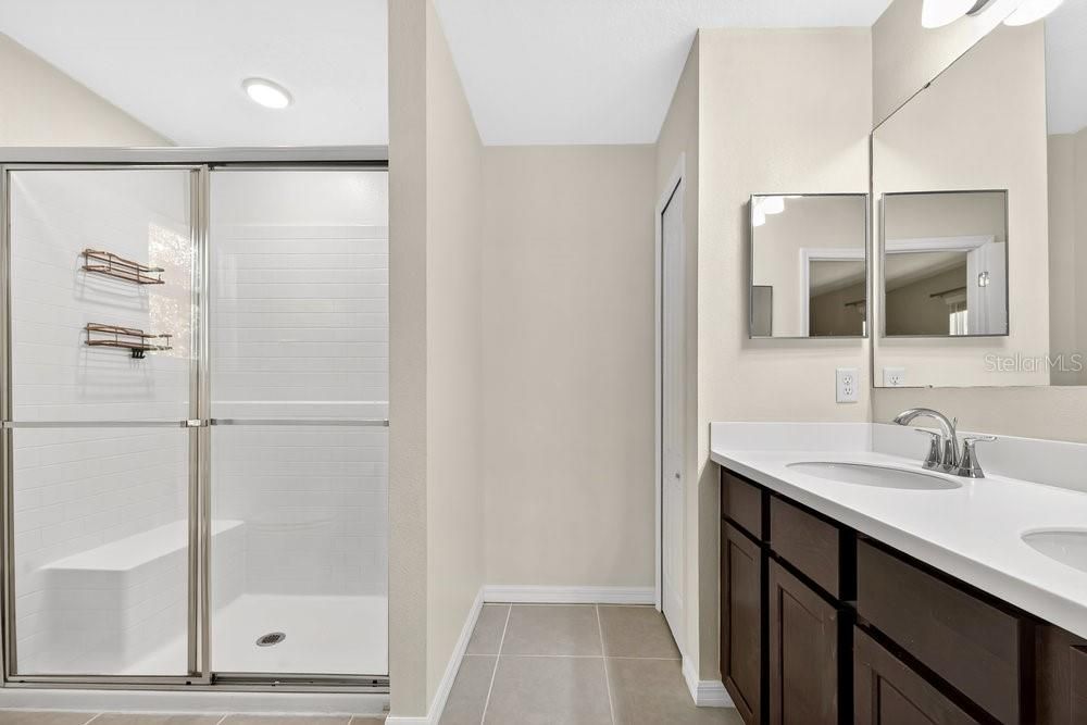 На продажу: $279,000 (3 спален, 2 ванн, 1633 Квадратных фут)