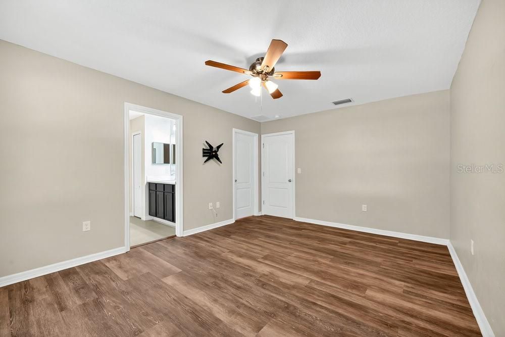 На продажу: $279,000 (3 спален, 2 ванн, 1633 Квадратных фут)