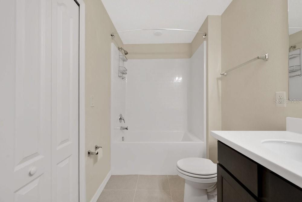 На продажу: $279,000 (3 спален, 2 ванн, 1633 Квадратных фут)