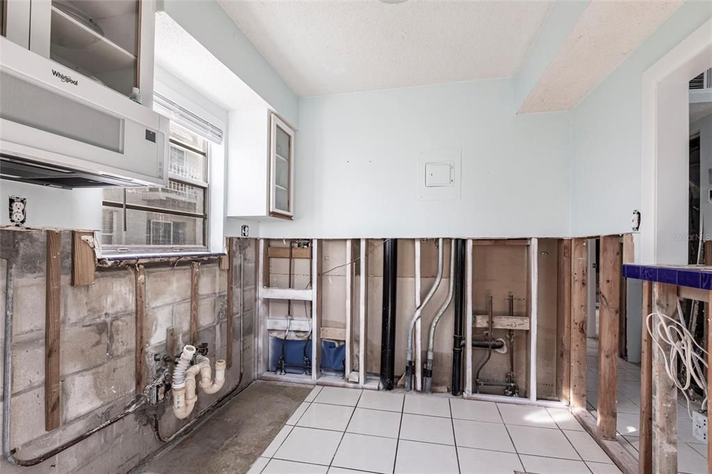 待售: $475,000 (2 贝兹, 1 浴室, 822 平方英尺)