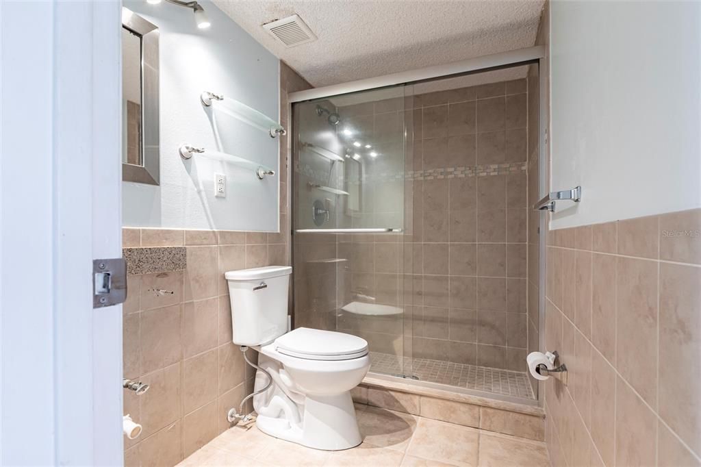 待售: $475,000 (2 贝兹, 1 浴室, 822 平方英尺)