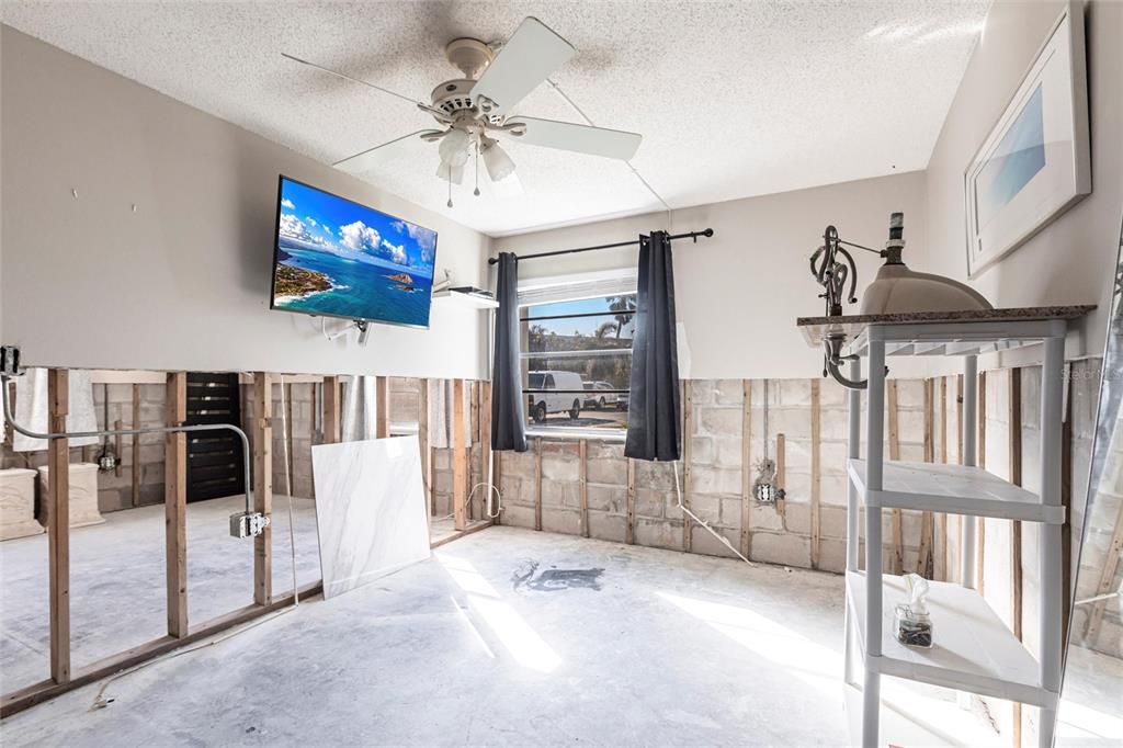 待售: $475,000 (2 贝兹, 1 浴室, 822 平方英尺)