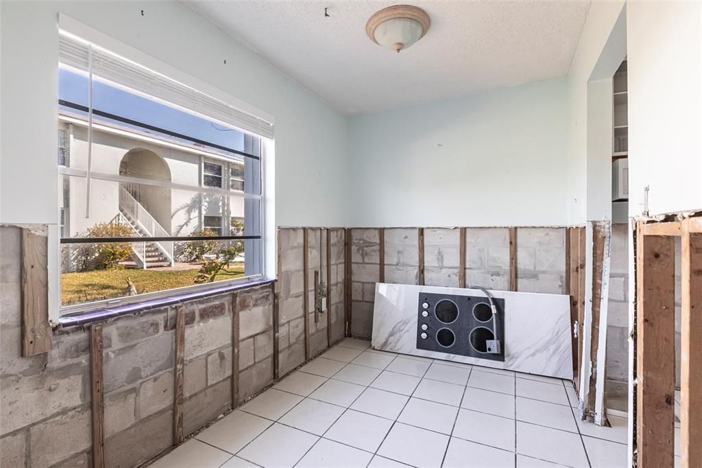 待售: $475,000 (2 贝兹, 1 浴室, 822 平方英尺)