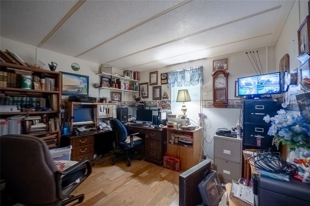 For Sale: $194,500 (3 beds, 2 baths, 1200 Square Feet)