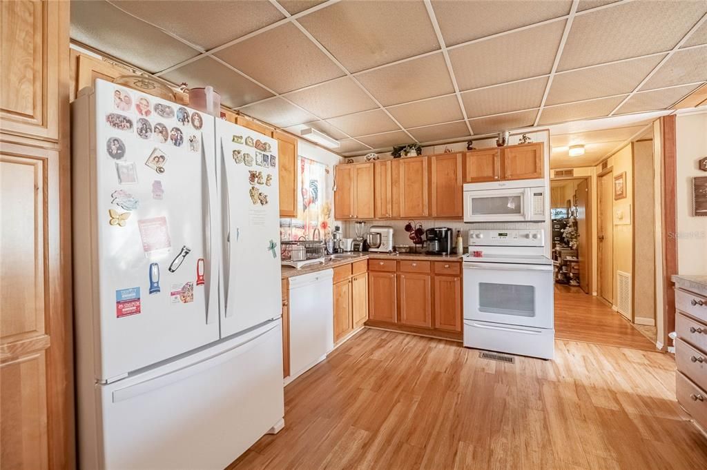 For Sale: $194,500 (3 beds, 2 baths, 1200 Square Feet)