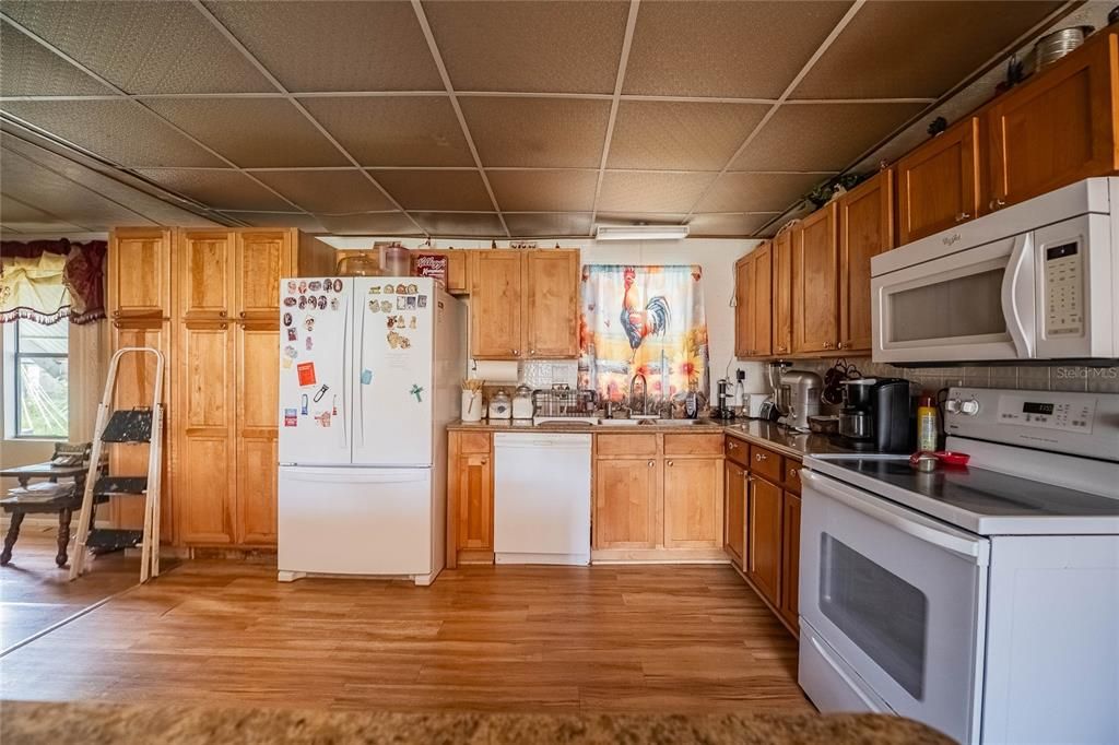 For Sale: $194,500 (3 beds, 2 baths, 1200 Square Feet)