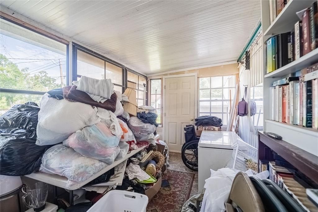 For Sale: $194,500 (3 beds, 2 baths, 1200 Square Feet)