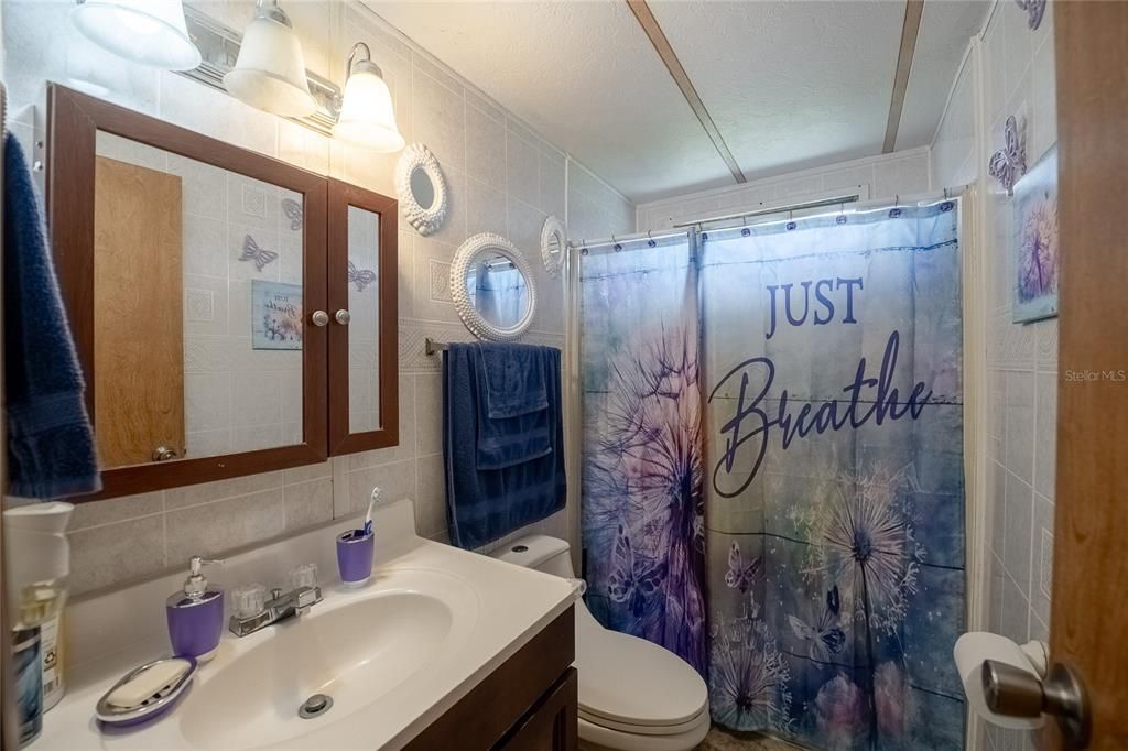 For Sale: $194,500 (3 beds, 2 baths, 1200 Square Feet)