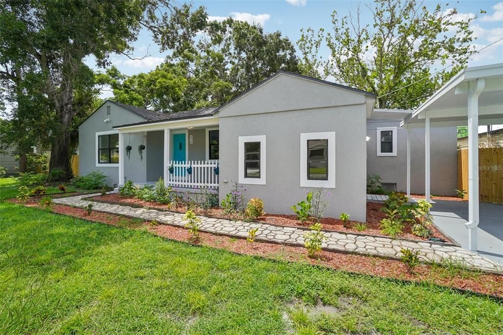 Active With Contract: $3,500 (3 beds, 2 baths, 1419 Square Feet)