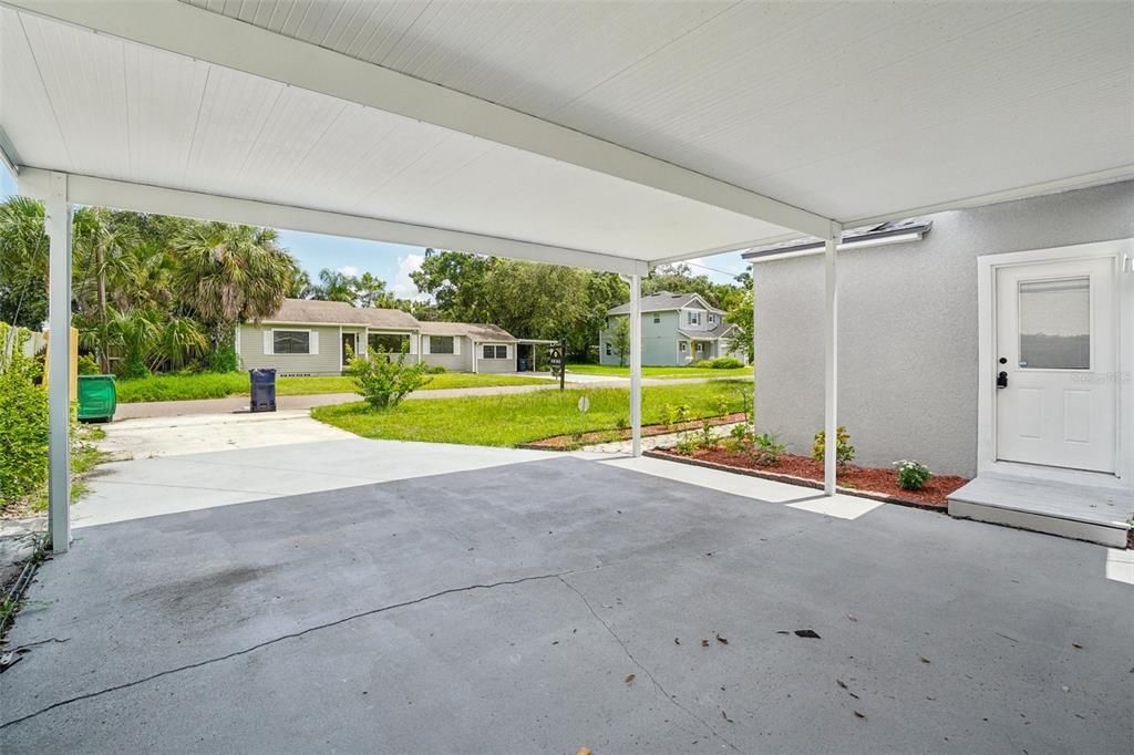 Active With Contract: $3,500 (3 beds, 2 baths, 1419 Square Feet)