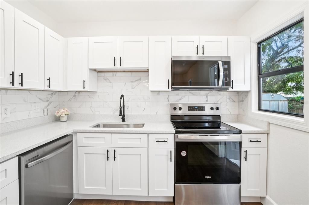 Active With Contract: $3,500 (3 beds, 2 baths, 1419 Square Feet)