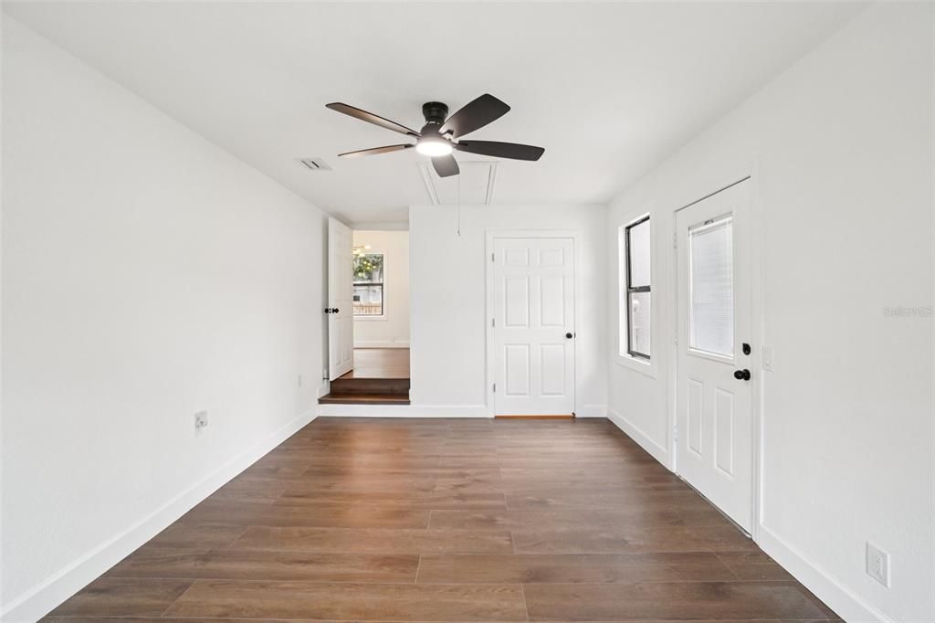 Active With Contract: $3,500 (3 beds, 2 baths, 1419 Square Feet)