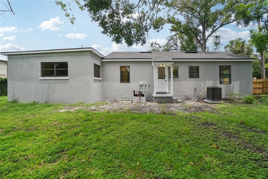 Active With Contract: $3,500 (3 beds, 2 baths, 1419 Square Feet)
