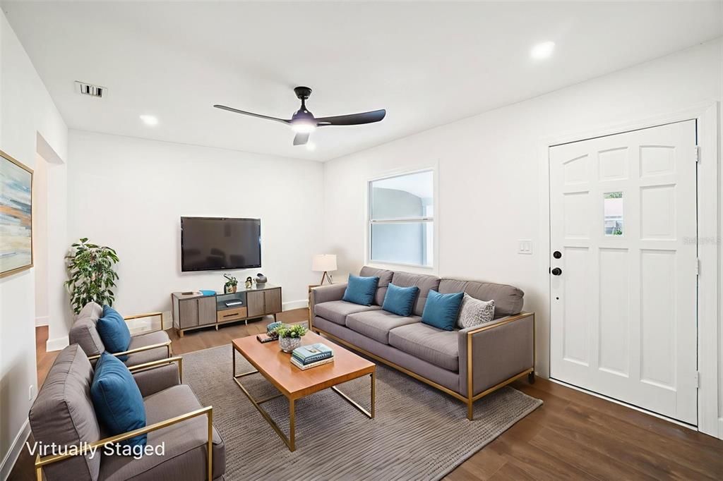 Active With Contract: $3,500 (3 beds, 2 baths, 1419 Square Feet)